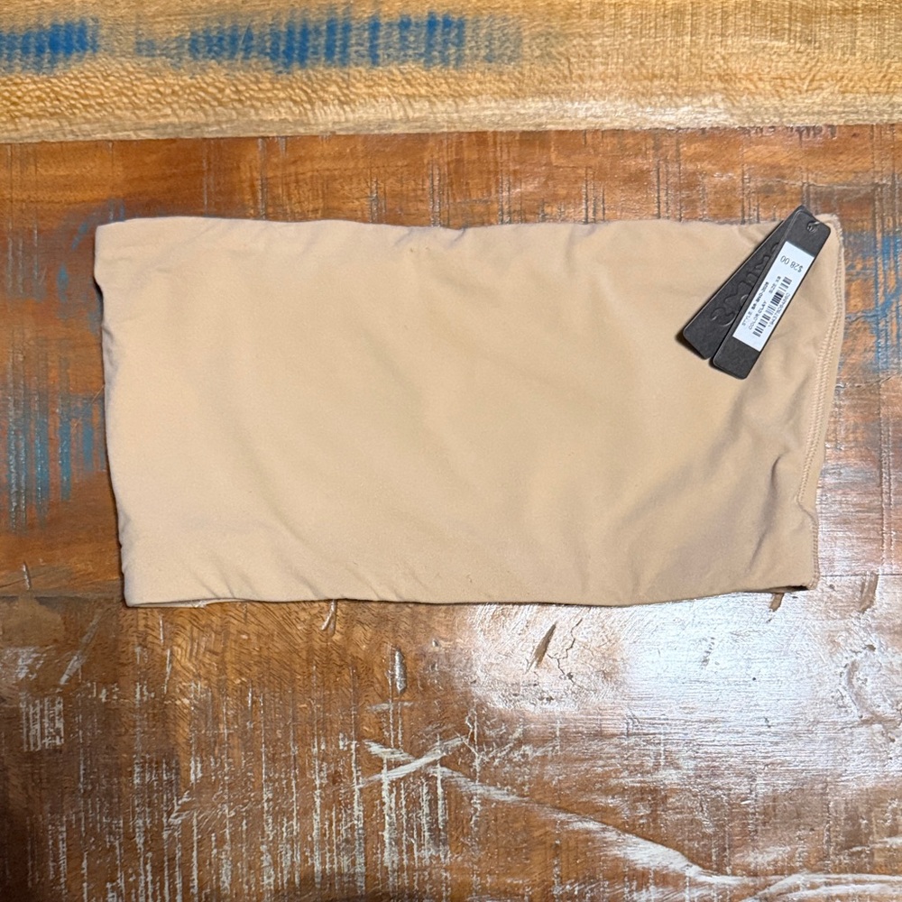 SKIMS Tan Strapless Bandeau Top NWT (XS)